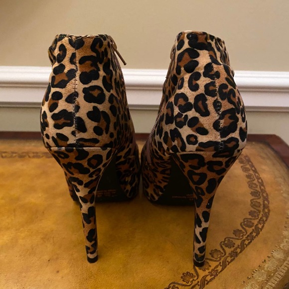 Qupid Leopard Print Stiletto Booties NEW - Picture 3 of 11